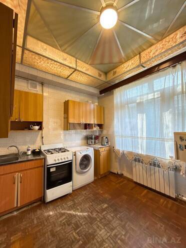 Продается 2-комн. вторичка 65 м², Ясамальский р., photo 8 from 13