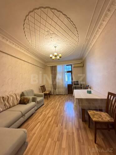 Продается 2-комн. вторичка 65 м², Ясамальский р., photo 9 from 13