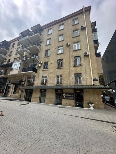 Продается 3-комн. вторичка 75 м², м. Низами, photo 1 from 20
