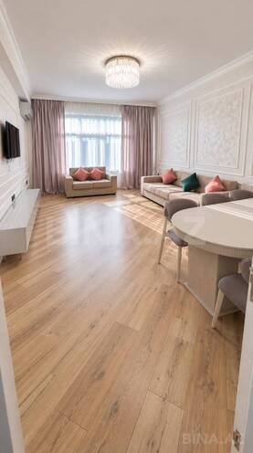 Сдаётся 2-комн. новостройка 60 м², м. Иншаатчылар, photo 1 from 8