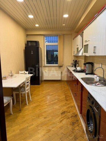 Сдается 3-комн. новостройка 130 м², м. Ази Асланов, photo 10 from 17