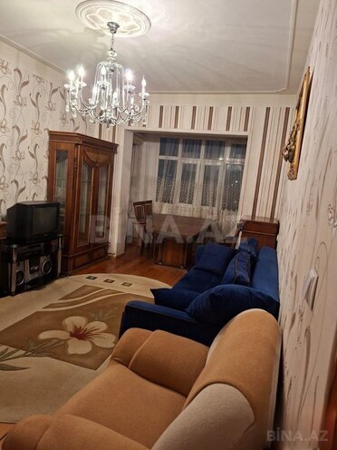 Продается 3-комн. вторичка 80 м², м. Ази Асланов, photo 1 from 15
