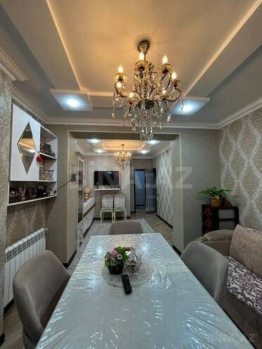 Satılır 3 otaqlı köhnə tikili 70 m², İnşaatçılar m., photo 1 from 20