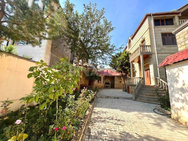 Satılır 7 otaqlı həyət evi/bağ evi 375 m², Badamdar q., photo 1 from 17