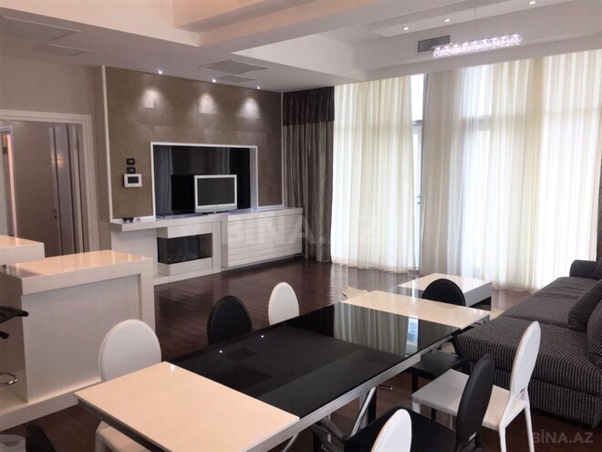 Сдаётся 2-комн. новостройка 105 м², м. Элмляр Академиясы, photo 1 from 12