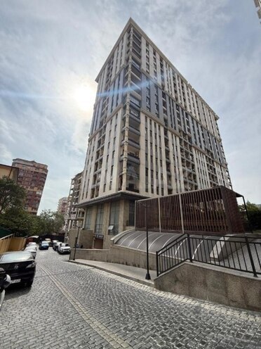 Продаётся 2-комн. новостройка 84 м², м. Низами, photo 1 from 6