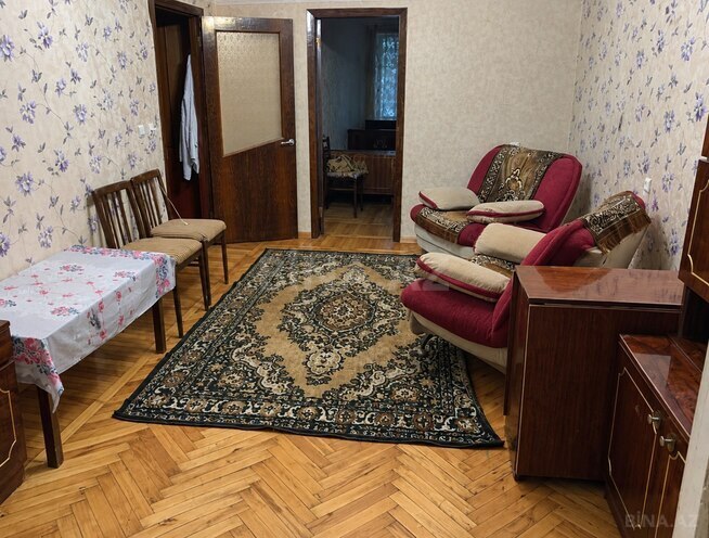 Сдаётся 3-комн. вторичка 60 м², м. Иншаатчылар, photo 1 from 7