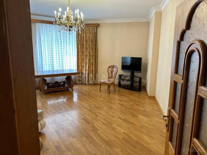 İcarəyə verilir 3 otaqlı yeni tikili 120 m², 28 May m., photo 3 from 10