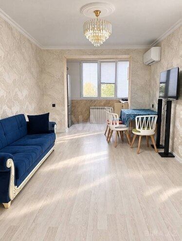 İcarəyə verilir 3 otaqlı köhnə tikili 60 m², İnşaatçılar m., photo 1 from 10