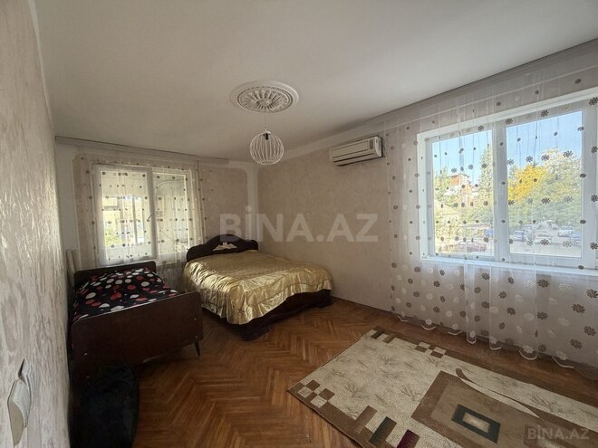 Satılır 2 otaqlı köhnə tikili 40 m², Bakıxanov q., photo 1 from 12