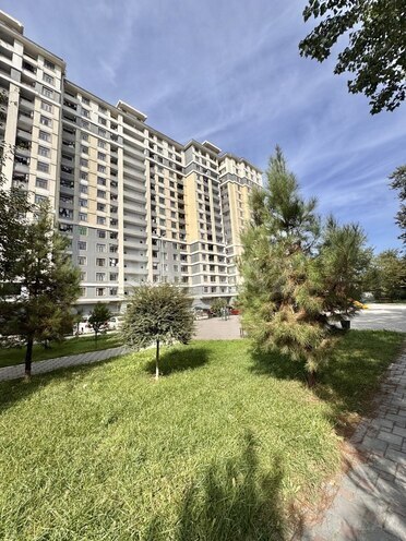 Продается 2-комн. новостройка 72 м², м. Халглар Достлугу, photo 1 from 13