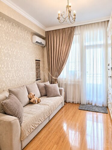 Продаётся 3-комн. новостройка 110 м², м. Кара Караев, photo 4 from 32