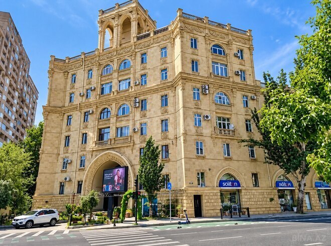 Продаётся 3-комн. вторичка 75 м², м. 28 мая, photo 1 from 10