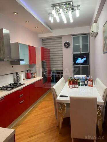 Сдается 3-комн. новостройка 120 м², м. Иншаатчылар, photo 9 from 10