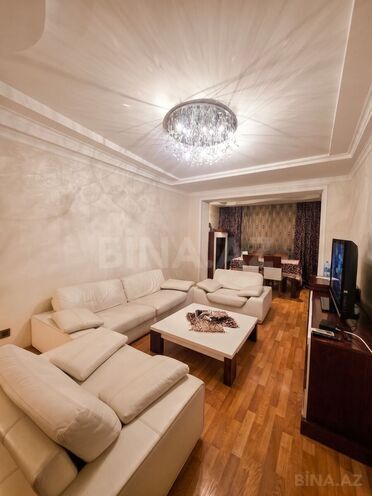 Продаётся 3-комн. вторичка 70 м², м. Иншаатчылар, photo 3 from 15