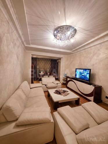 Продаётся 3-комн. вторичка 70 м², м. Иншаатчылар, photo 4 from 15