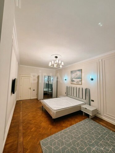 İcarəyə verilir 4 otaqlı yeni tikili 235 m², 28 May m., photo 7 from 17