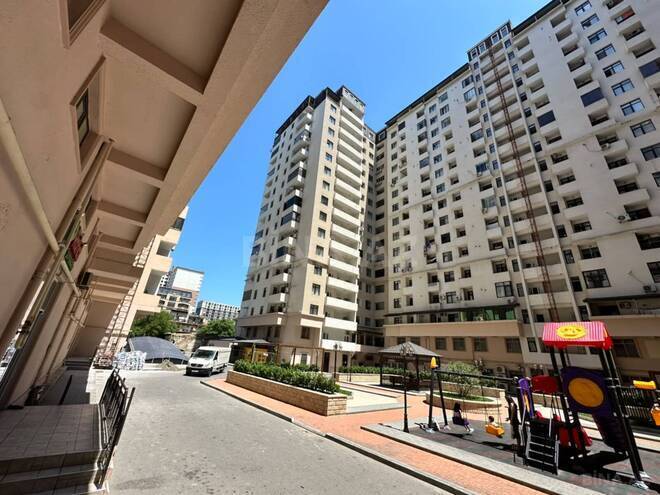 Сдается 3-комн. новостройка 70 м², м. 28 мая, photo 1 from 18
