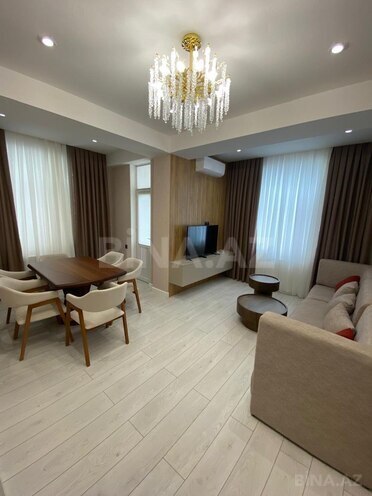 Сдаётся 2-комн. вторичка 75 м², Хатаинский р., photo 1 from 12