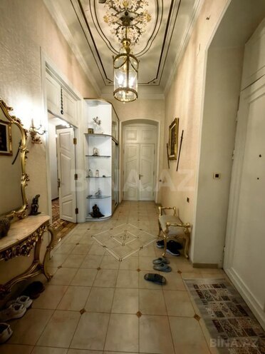 Продается 6-комн. вторичка 345 м², м. Сахил, photo 25 from 32