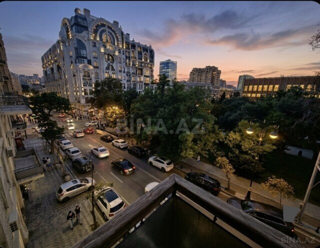 Продается 6-комн. вторичка 345 м², м. Сахил, photo 5 from 32