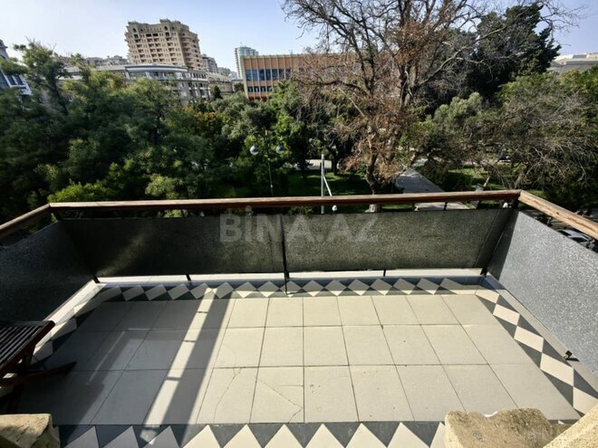 Продается 6-комн. вторичка 345 м², м. Сахил, photo 23 from 32