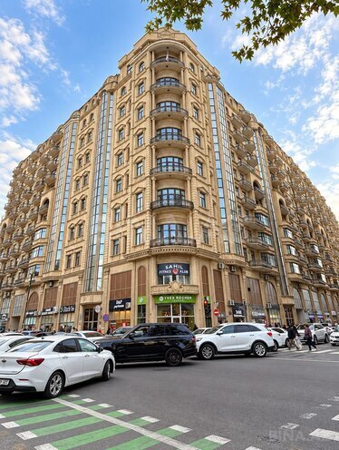 Продаётся 3-комн. новостройка 150 м², м. Сахил, photo 1 from 18