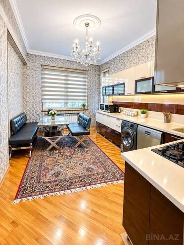 Продаётся 3-комн. новостройка 150 м², м. Иншаатчылар, photo 1 from 12