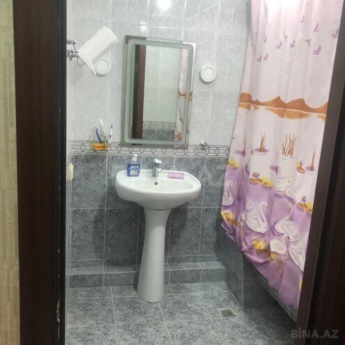 Satılır 4 otaqlı köhnə tikili 110 m², Qara Qarayev m., photo 14 from 19