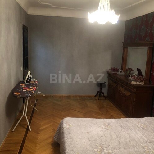 Satılır 4 otaqlı köhnə tikili 110 m², Qara Qarayev m., photo 13 from 19