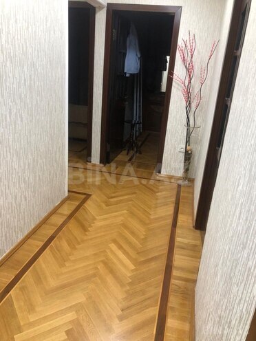 Satılır 4 otaqlı köhnə tikili 110 m², Qara Qarayev m., photo 16 from 19