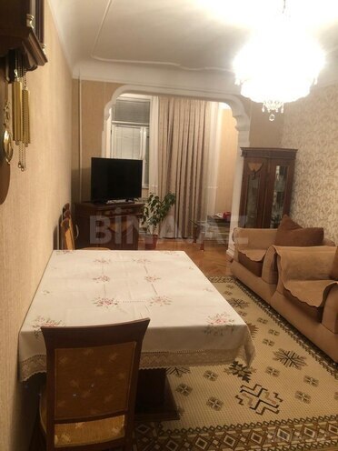 Satılır 4 otaqlı köhnə tikili 110 m², Qara Qarayev m., photo 3 from 19