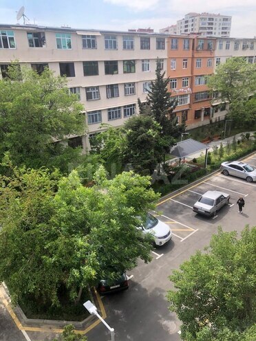 Satılır 4 otaqlı köhnə tikili 110 m², Qara Qarayev m., photo 18 from 19