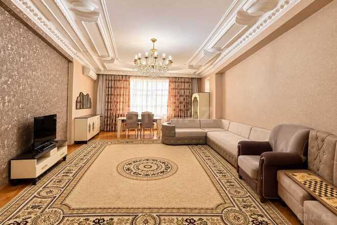 Сдается 4-комн. новостройка 150 м², Ясамальский р., photo 1 from 16