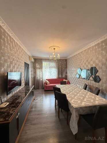 Satılır 3 otaqlı köhnə tikili 65 m², İnşaatçılar m., photo 1 from 16
