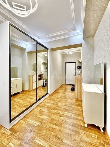 Сдается 3-комн. новостройка 115 м², м. Кара Караев, photo 6 from 21