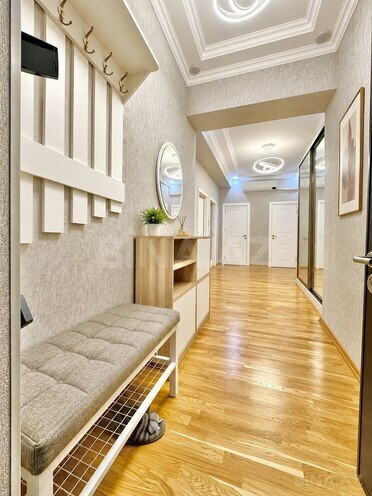 Сдается 3-комн. новостройка 115 м², м. Кара Караев, photo 8 from 21