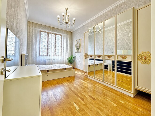 Сдается 3-комн. новостройка 115 м², м. Кара Караев, photo 17 from 21