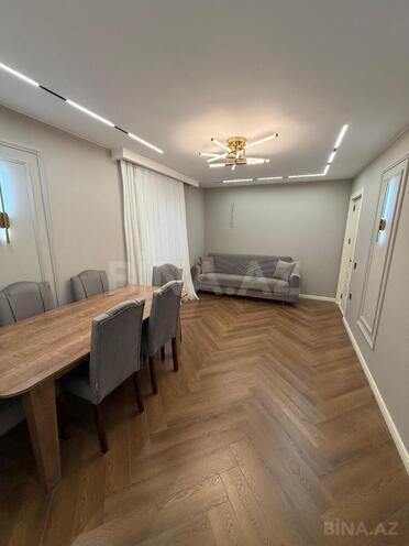Сдается 3-комн. вторичка 70 м², м. Элмляр Академиясы, photo 1 from 13