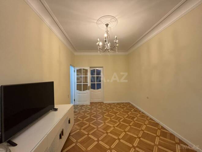 Сдаётся 3-комн. вторичка 73 м², м. Низами, photo 3 from 12