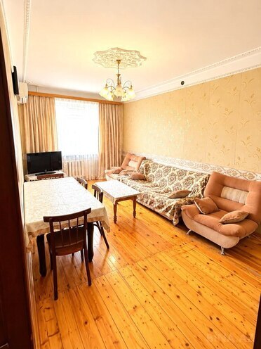 Сдаётся 2-комн. вторичка 65 м², м. Нефтчиляр, photo 6 from 10
