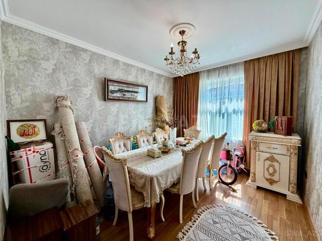 Satılır 5 otaqlı köhnə tikili 120 m², Bakıxanov q., photo 1 from 28