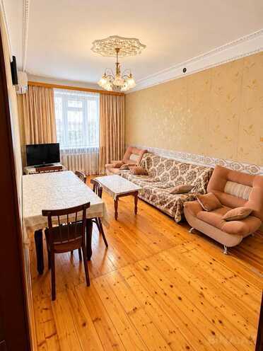 Сдается 2-комн. вторичка 60 м², м. Кара Караев, photo 1 from 10