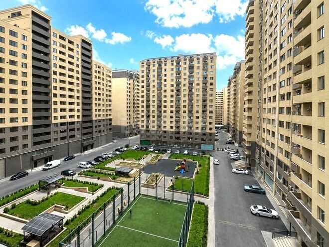 Продаётся 3-комн. новостройка 110 м², м. Кара Караев, photo 1 from 15