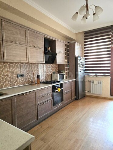 Продаётся 3-комн. новостройка 110 м², м. Кара Караев, photo 9 from 15