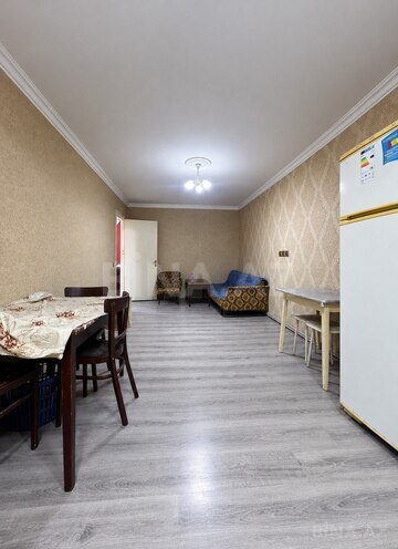 Продаётся 2-комн. вторичка 40 м², м. Элмляр Академиясы, photo 4 from 9