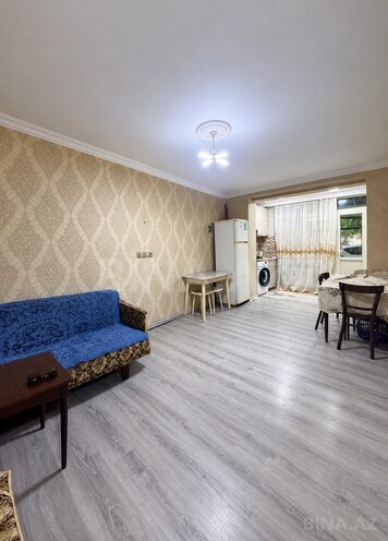 Продаётся 2-комн. вторичка 40 м², м. Элмляр Академиясы, photo 1 from 9
