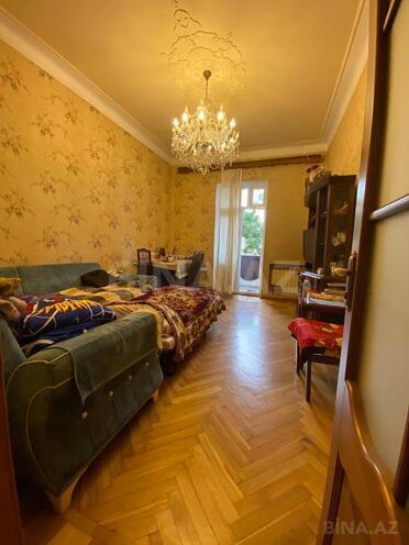 Продаётся 2-комн. вторичка 60 м², м. Нариман Нариманов, photo 1 from 13