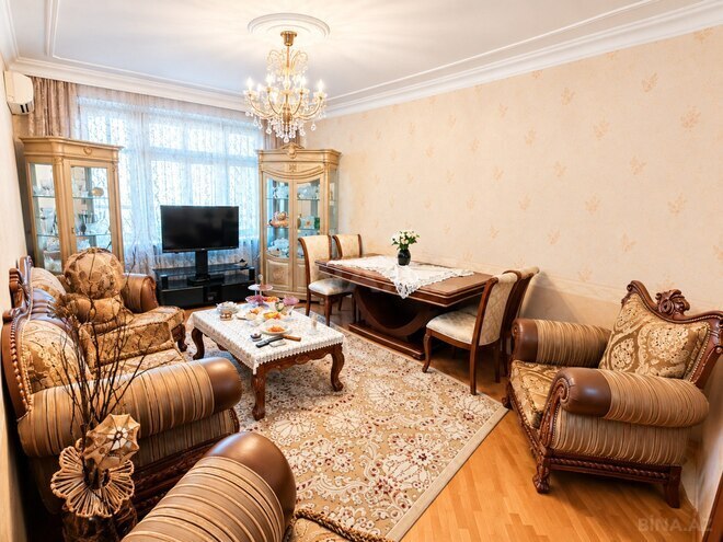 Satılır 3 otaqlı köhnə tikili 90 m², Qara Qarayev m., photo 1 from 26