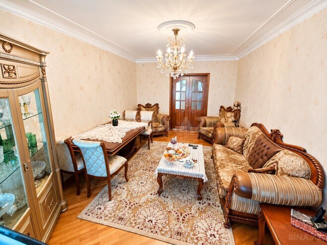 Satılır 3 otaqlı köhnə tikili 90 m², Qara Qarayev m., photo 3 from 26